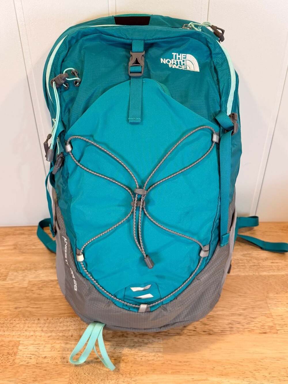 The North Face Angstrom 28L Backpack Teal Gray w/ Red Rain Cover